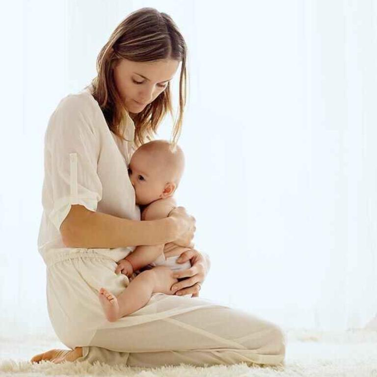 breast feed lady