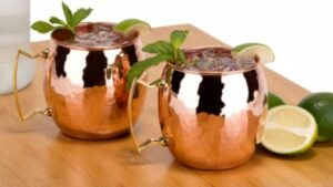 तांबे के बर्तन में पानी पीने के फायदे | Benefits of Copper Water